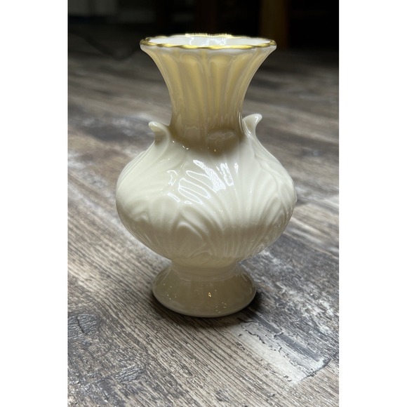 Lenox Small 4.5" Ivory Porcelain Bud Flower Vase Embossed Design - Picture 1 of 8